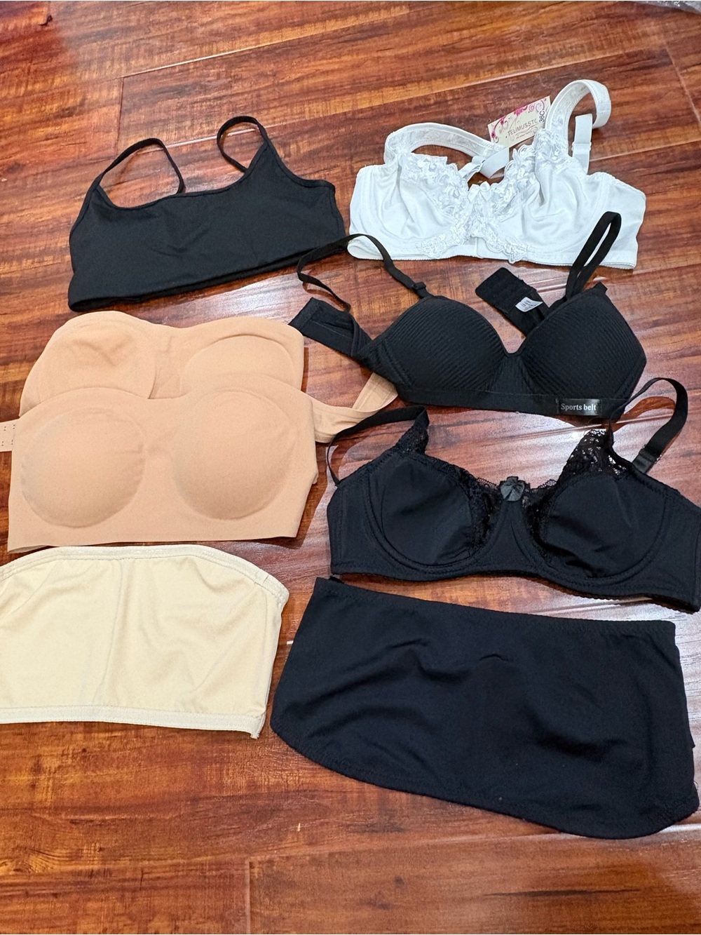 NEW Women’s Strapless & Convertible Bra Set - Black, White, Nude - size S/M